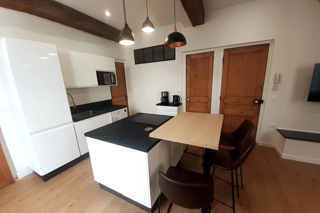 Classe 4 Etoiles - Cybele - Centre Ville 2 Chambres, Cour Privative Et Garage Vienne  Exterior photo